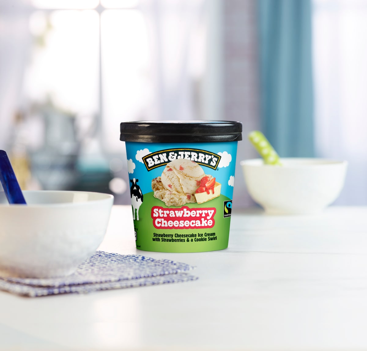 Strawberry Cheesecake Ice Cream - Tub 4 / 4